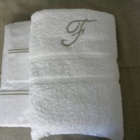 Alistate-Juego de toalla y toallon - Linea Elite - 500 grs con iniciales bordadas