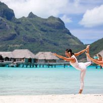 Alistate-Clase de yoga en Bora Bora