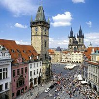 Alistate-Excursión de día completo al Castillo de Praga y crucero por el río Moldava con almuerzo