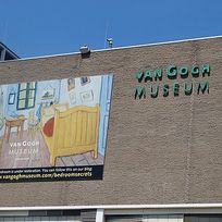 Alistate-Entrada al "Museo de Van Gogh" - Ámsterdam