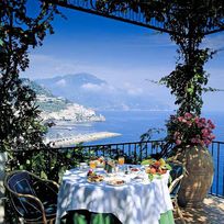 Alistate-Almuerzo de lujo en la Costa Amalfitana