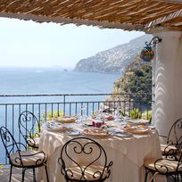 Alistate-Almuerzo en Capri