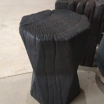Alistate-Banquito de madera quemada