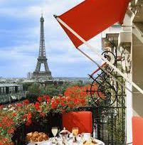 Alistate-Desayuno con vista a la Torre Eiffel