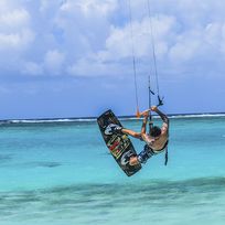 Alistate-Clase de kitesurf en Maldivas