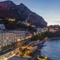 Alistate-Noche de hotel en Capri