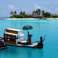 Alistate-Paseo privado en barco por las islas