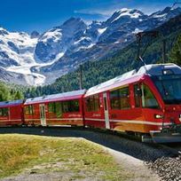 Alistate-Visita los Alpes suizos en una excursión en el tren BerninaExpress desde Milán